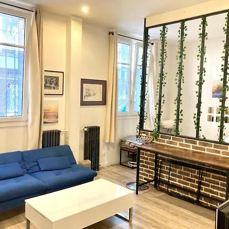 Grand Studio De 31 M2 Amenage Clichy Buitenkant foto